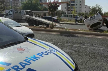 Diyarbakır’da iki otomobil çarpıştı: 1 yaralı 