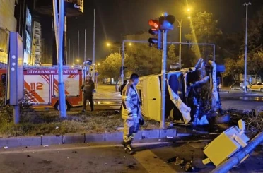 Diyarbakır’da minibüs devrildi: 4 yaralı 