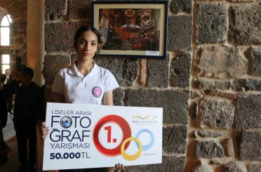 Diyarbakır’da sanatla buluşan genç yetenekler ödüllerini aldı 