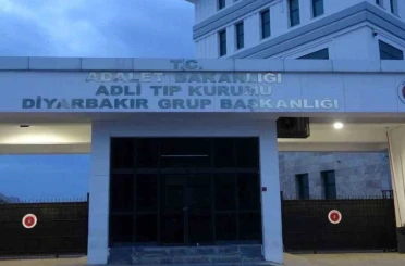 Diyarbakır’da silahla boğazından vurulan şahıs hayatını kaybetti 