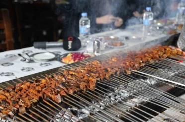 Diyarbakır’ın tescilli ciğer kebabı Ramazanda da iftar ve sahurda tüketiliyor 