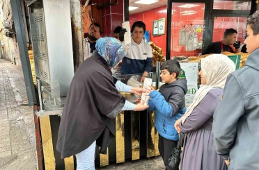 Diyarbakırlı esnaftan Kutlu Doğum Haftası’nda 2 bin kişiye döner ikramı 