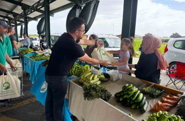 Doğal ürünler pazarında tezgahlar kuruldu 