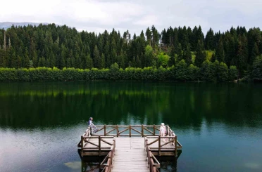 Doğanın kalbinde huzur: Karagöl ziyaretçilerini mest etti 
