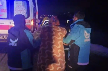 Doğum sancısı başlayan kadının imdadına karlı yolları aşan UMKE ekipleri yetişti 