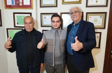 Doktorların 17 yıl önce "ameliyat olmazsa ölür" dediği çocuk doğru teşhisle hayata tutundu 