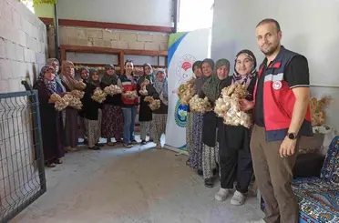 Domaniç’te sarımsak üreticilerine organik tarım desteği
