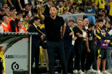 Domenico Tedesco, galibiyetle başladı 