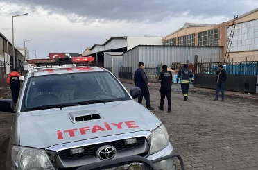 Dondurma deposunda gazı sızıntısı yaşandı: 1 işçi hastaneye kaldırıldı