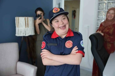 Down sendromlu Nihal Su’nun itfaiyeci olma hayali 18’inci yaş gününde gerçek oldu 