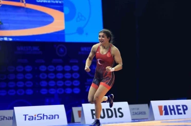 Dünya Güreş Şampiyonası’nda Nesrin Baş finalde 