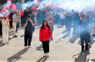 Dünya şampiyonu Ayşegül’e yuvasında coşkulu karşılama 