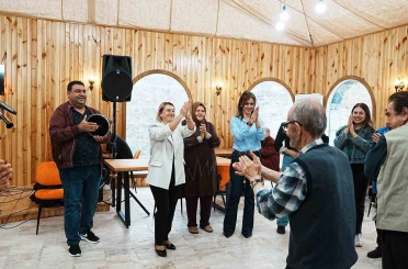 Dünya yaşlılar gününde ‘yaşımız hep 18’ etkinliği 