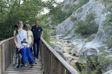 "Dünyanın en uzun boylu kadını" Kastamonu’da Horma Kanyonunu gezdi 