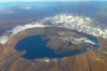 Dünyanın ikinci büyük krateri havadan böyle görüntülendi 