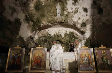 Dünya’nın ilk mağara kilisesinde Noel ayini 