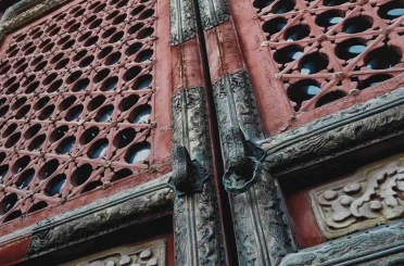 Dünyanın kapıları Bursa’daki hastanenin koridoruna açıldı 