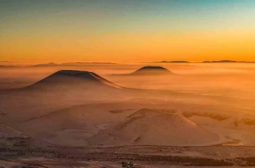 Dünyanın nazar boncuğu Meke Gölü’nde karlı gün batımı manzarası 