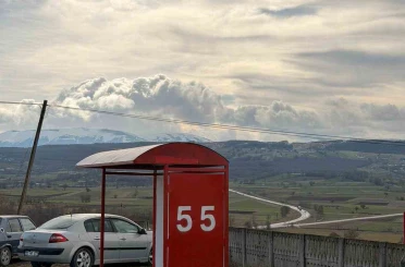 Duraklara kırmızı-beyaz dokunuş 