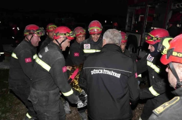 Düzce itfaiyesine enkazda arama kurtarma eğitimi 