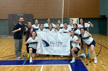 Düzce Üniversitesi salon futbolu kadın takımı 2. Oldu 