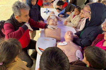 Düzce’de çocuklara afet eğitimleri sürüyor 