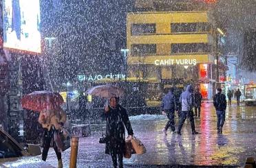 Düzce’de kar yağışı etkili oluyor 