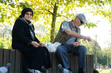 Düzceliler yazdan kalma günlerin tadını çıkarıyor
