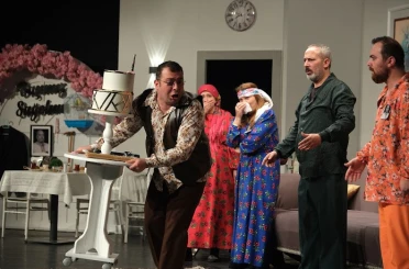 EBB Şehir Tiyatrosu’nun yeni oyunu "Organiyasyon" büyük beğeni topladı 