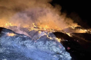 Eber Gölü’nden toplanan kamışların depolandığı alanda yangın 