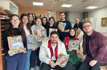 Ebru sanatıyla renkli buluşma 