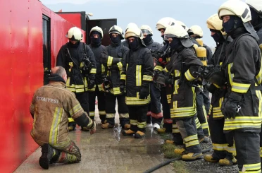 EBYÜ Üzümlü MYO öğrencilerine uygulamalı temel itfaiyecilik eğitimi 