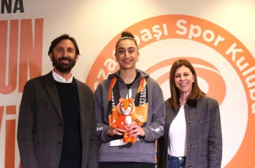 Eczacıbaşı Dynavit, Elif Şahin ile ’yola devam’ dedi 