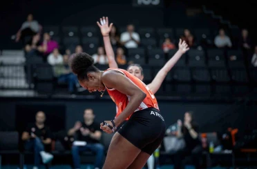 Eczacıbaşı Dynavit, Şampiyonlar Ligi’ne galibiyetle başladı 