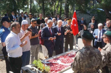 Edirne’de 15 Temmuz Demokrasi ve Milli Birlik Günü’nde şehit kabirleri ziyaret edildi 