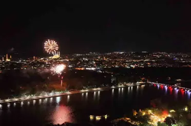 Edirne’de 30 Ağustos Zafer Bayramı resepsiyonu: Meriç Nehri’nde havai fişek gösterisi
