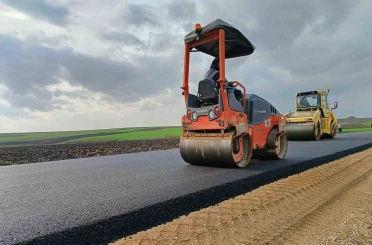 Edirne’de köy yolları modern asfaltla yenileniyor