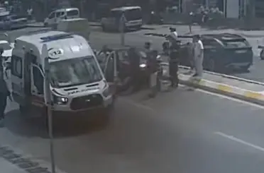 Edirne’de otomobilin çarptığı yaya yaralandı: Kaza anı kamerada
