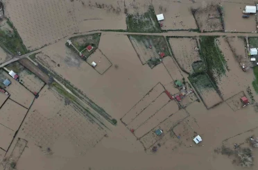 Edirne’de tarım arazileri ve yerleşim yerleri sular altında kaldı 