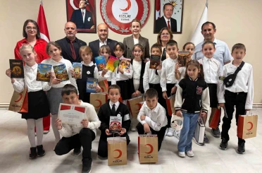 Edirneli minik yazarlardan Filistinli çocuklara 54 bin 345 TL destek 