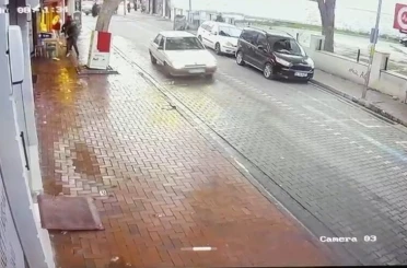 Edremit’te esnafa silahlı saldırı anı kamerada 