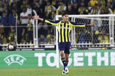 Edson Alvarez, 5 maç sonra sahada 