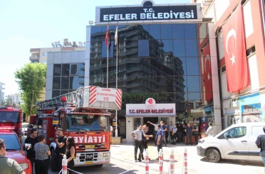 Efeler Belediyesi’nde yangın paniği 