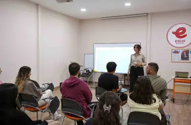 Efeler Belediyesi’nden gençlere sınav yolculuğunda rehberlik desteği
