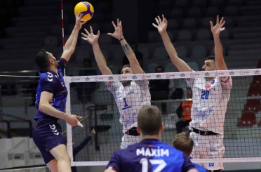 Efeler Ligi: Altekma: 2 - Halkbank: 3 
