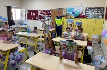 Efeler’den öğrencilere trafik eğitimi 