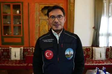 Efsane valinin belediye başkanı oğlundan efsane hareket