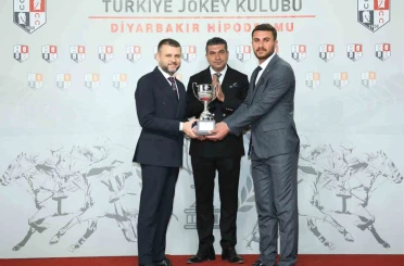 Eğil Belediye Başkanlığı koşusunu ‘Menabinoğlu’ kazandı 