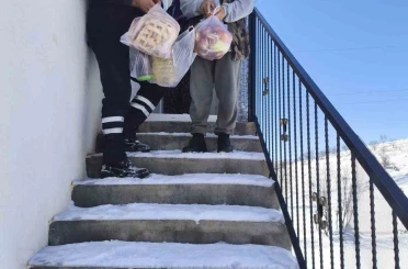 Eğil’de erzak sıkıntısı yaşayan vatandaşların ihtiyaçları giderildi 