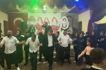 Eğirdir Belediye Başkanı Özer’in halay paylaşımı sosyal medyada gündem oldu 